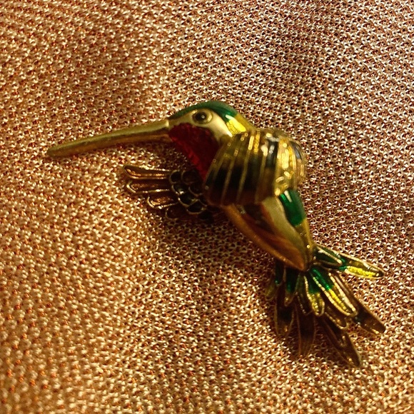 Vintage enamel painted Hummingbirds lapel pin - Picture 3 of 5